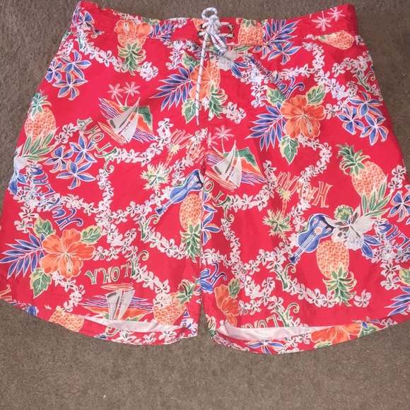 St. John’s Bay Men’s Hawaiian Print Swim Trunks - Picture 1 of 5